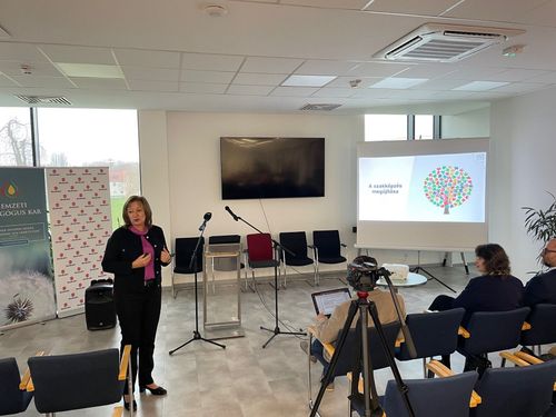 NSZFH elnöke előadást tart