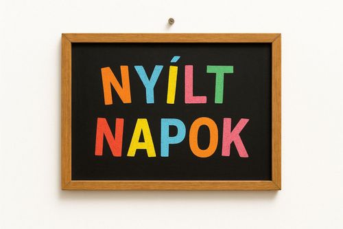 tábla nyílt napok felirattal